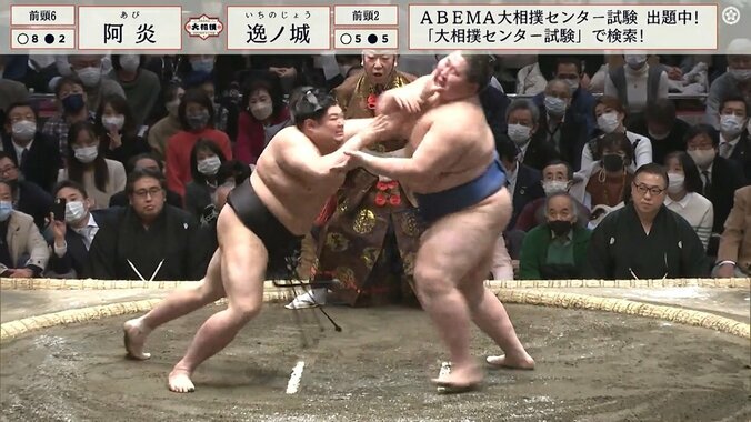 阿炎が206キロの巨漢に怒涛の突っ張り 武隈親方「圧倒できれば大関になれる」 1枚目