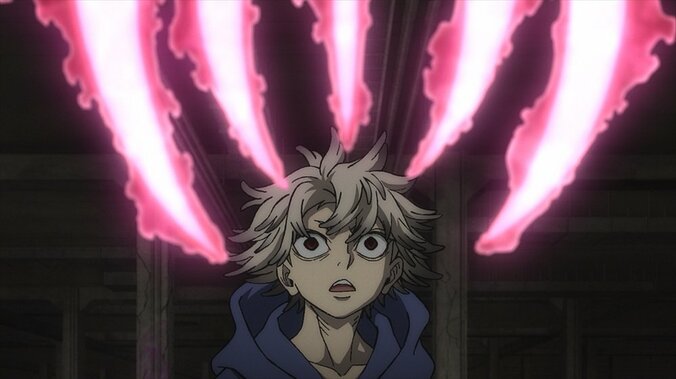 【写真・画像】グリスに両手を武器化させたジャバーが襲いかかる！アニメ『ガチアクタ』6話あらすじ＆先行カット公開　5枚目