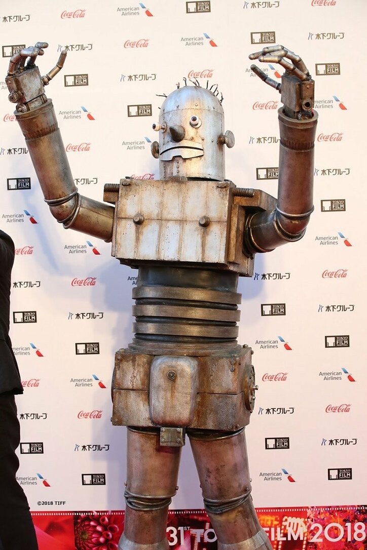 山田孝之主演『ハード・コア』 山下敦弘監督、謎のロボットとレッドカーペットデビュー