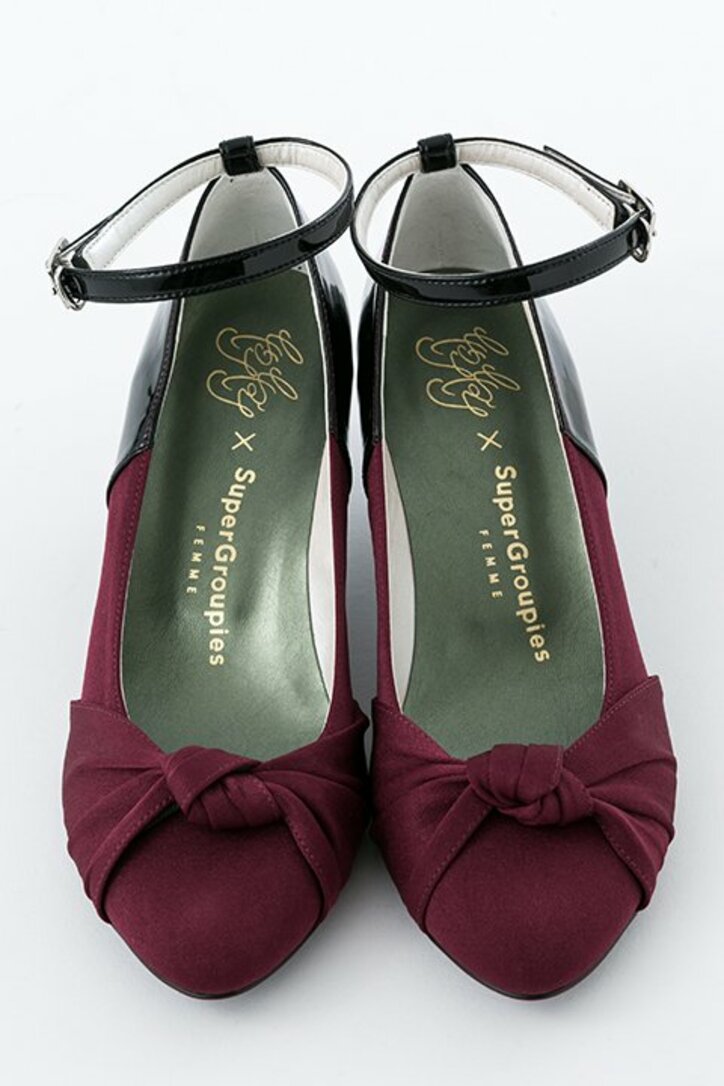 アニメ『K RETURN OF KINGS』伏見猿比古と八田美咲イメージのコラボアイテムが登場！　冬パンプスが普段使いにぴったり