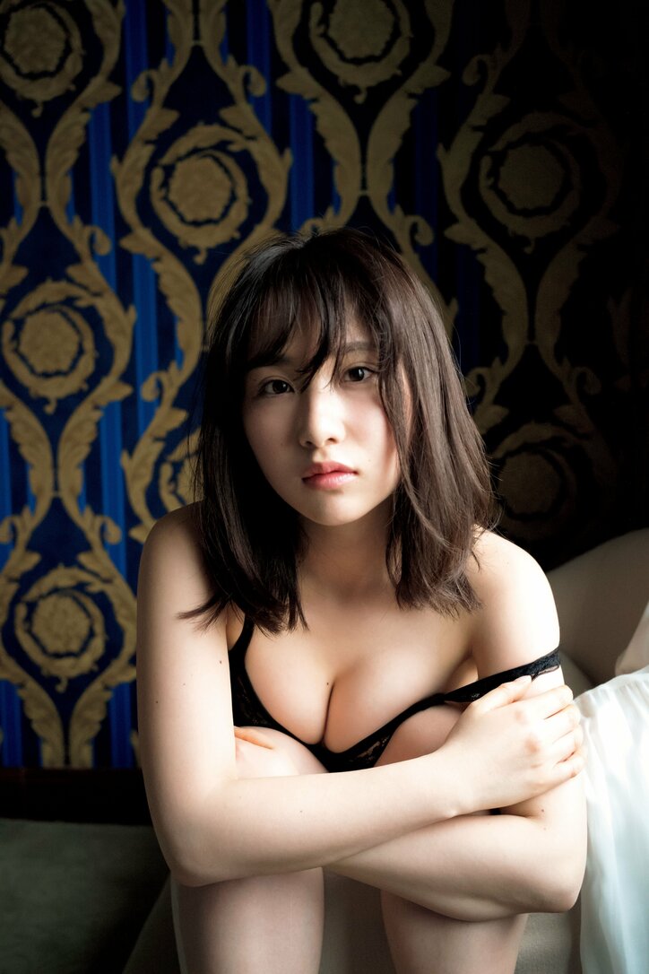 AKB48高橋朱里、1st写真集でランジェリーカットに挑戦「ファンのために頑張りました」