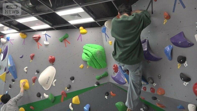 オフィス内にボルダリング　あの手この手で人材獲得へ　リモート業務から対面回帰