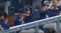 何かおかしい…！？ 大谷翔平の爆速ヒットで“珍事”「やりすぎ」ベンチで大騒ぎ… ベテラン左腕の様子がおかしくなる「雰囲気ええなw」