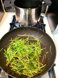 渡辺美奈代『お弁当作り』