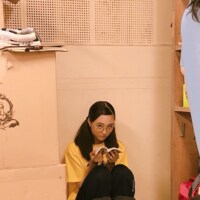 大友花恋、“読書花恋”姿にファンから絶賛の声「very cute」