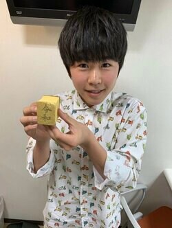 鈴木福、萬田久子からもらった金箔の“令和カステラ”を公開「おしゃれ！」「美味しそう」の声