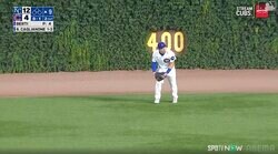 珍事！カブス戦で野手登板→179キロ打球をMLB“初センター”鈴木誠也が捕球し無失点に抑える…最終回“まさかの展開”に球場喝采