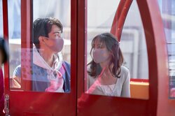 手をつなぎながら肩にもたれ…アメリカンなスキンシップで猛攻！ハーフ美女・あみのアタックに、えりや「めっちゃドキドキしました」とデレデレ『恋ステ2021春 Tokyo』#3