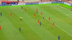 三笘薫、意表をつく“1本の縦パス”を元日本代表らが大絶賛「彼にボールが入ると何手でも作れる」「そういう選手は少ない」