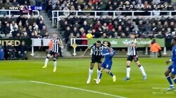 「こんなフリーになることある？」名門の主将DFが意外すぎる忍者ムーブ弾 「クロスえぐいて」神連携でノーマーク完璧ゴールの瞬間