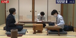 藤井聡太王位・棋聖、久保利明九段と注目の夜戦突入 形勢、持ち時間ともにがっぷり四つ／将棋・順位戦B級1組