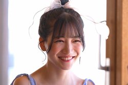 21歳新人セクシー女優、くびれ際立つピチピチなヨガウェアで筋肉イケメンと密着ヨガ