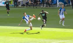 「超絶トラップ→圧巻フィニッシュ→バク宙」レスターFWのやばすぎる身体能力に「身軽すぎるだろ」視聴者驚愕