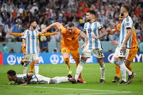 「華麗に追いついてすごい」「鳥肌モン」オランダ、土壇場の同点弾にファン喝采！ 意表を突くトリックプレーでネットを揺らす【W杯】