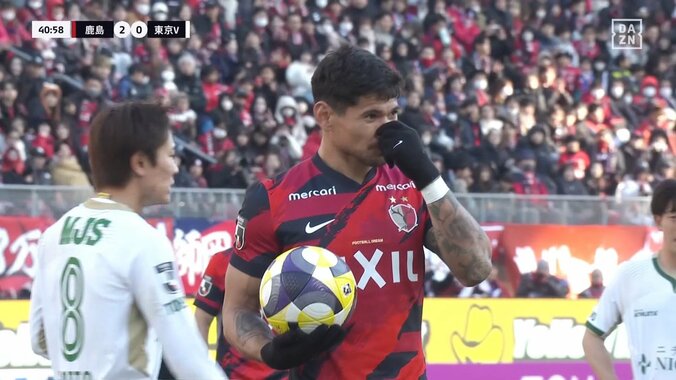 【映像】鈴木優磨、レオ・セアラに呼ばれボールを受け取る瞬間