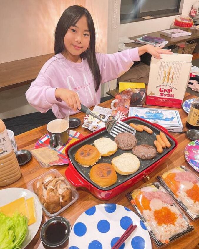  みきママ、娘が1人で作った料理を次男が絶賛「天才ですか！？」「美味しそう」の声  1枚目