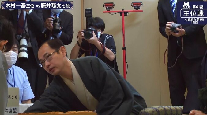 立会人の棋士が見届けた「封じ手」一部始終 木村一基王位から藤井聡太七段へ単純明快アドバイス「非常に微笑ましい時間でした」 2枚目