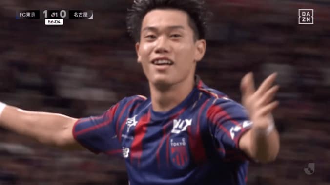 衝撃！日本代表MFの“70m独走ゴラッソ”に「三笘を思い出した」「あのシュート蹴れるのすごい」俵積田晃太に称賛続々 5枚目