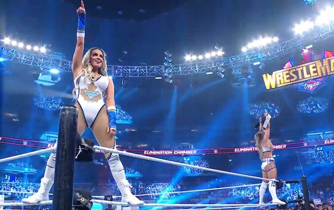 トリッシュ（写真左）