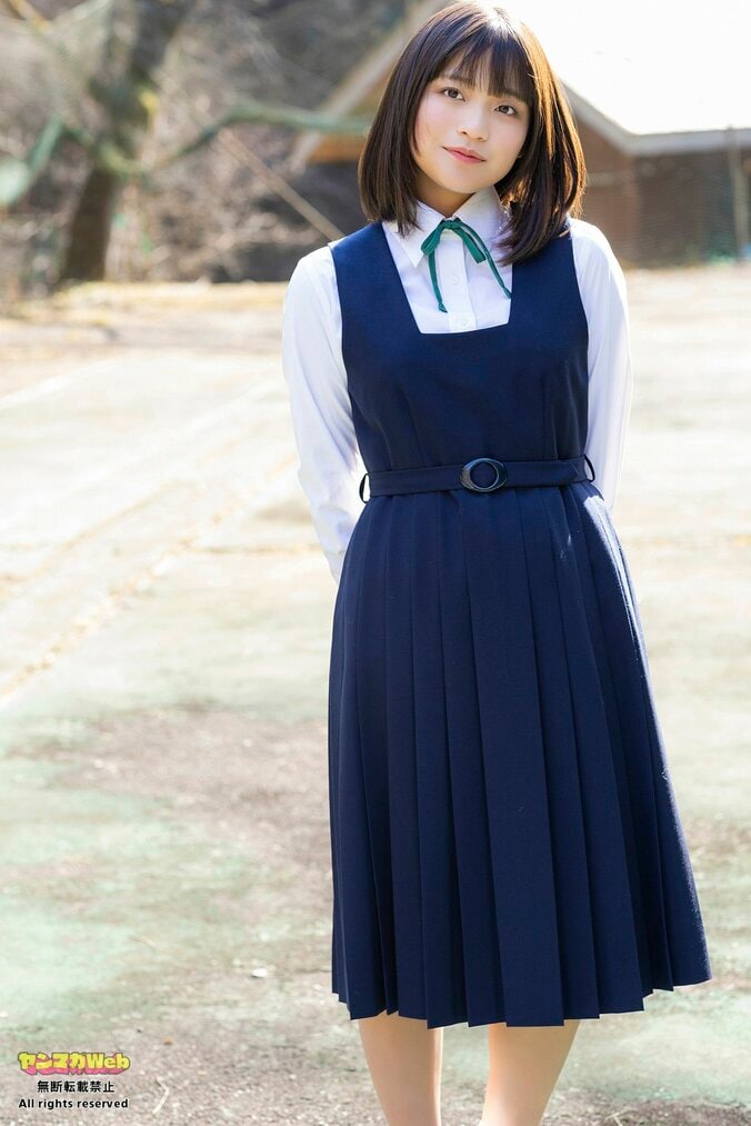 群青の世界・辻夏鈴、制服姿＆プールで大はしゃぎ ヤンマガWeb「NEXT推しガール！」 2枚目