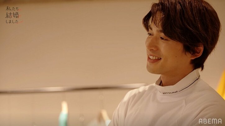 白洲迅、妻・堀田茜に着てほしい服を真剣にチョイス…仲良し古着屋デート『私たち結婚しました』第8話