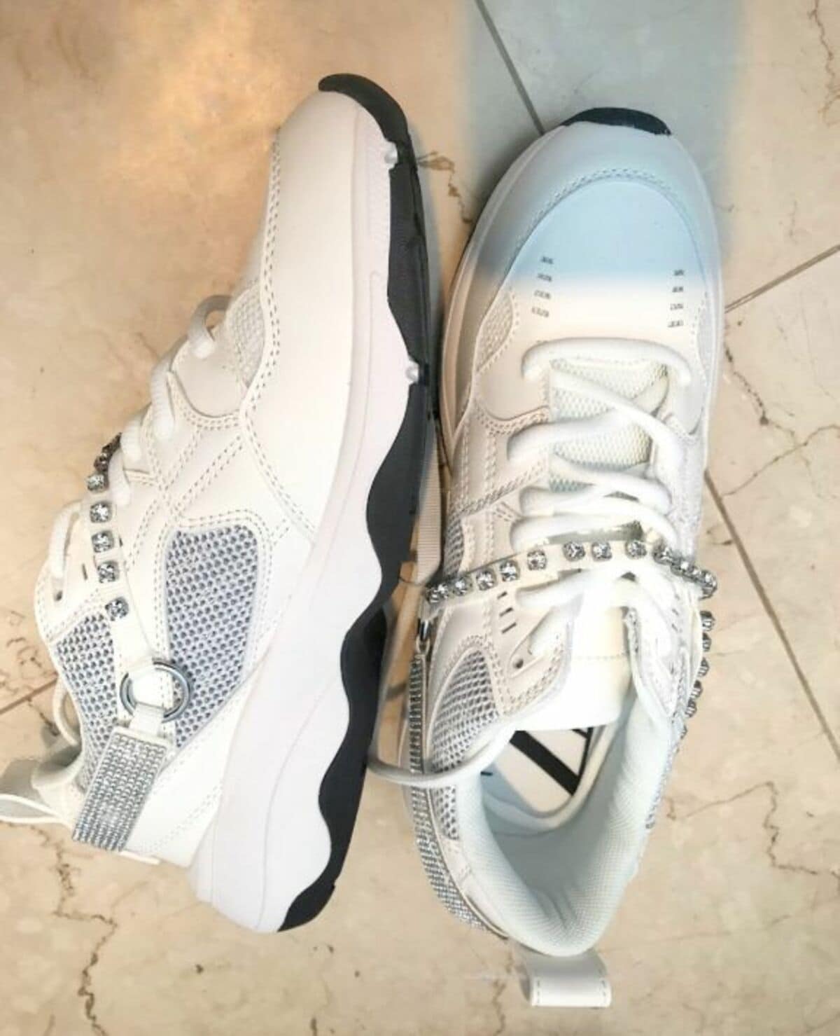 アンミカ Zaraで購入したスニーカーを公開 特に今年は大活躍です 話題 Abema Times