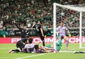 ウソでしょ!? 韓国代表が絶望「エグすぎるって」メキシコGK、“衝撃のビッグセーブ”炸裂の瞬間…スタジアム騒然「これ止めるの?」