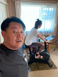 花田虎上『運動する妻』