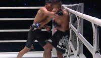 【映像】衝撃コンボでTKO マウスピースが場外に吹っ飛ぶ様子