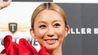 “際どすぎる”ハイレグ姿が話題・倖田來未(42)夫・KENJI03(40)&息子との家族ショット公開