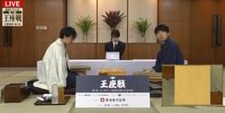 「ロブスターの迫力よ」藤井聡太王座のシンガポール“勝負メシ”が話題 伊藤匠叡王は名物・チキンライス注文
