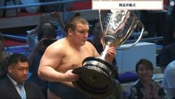 「変色しとる」死闘を終えた安青錦…約9分後の体に“異変” 痛々しい背中の勝負の跡に「しっかり休んで」「痛みに耐えてよく頑張った」労いの声続々