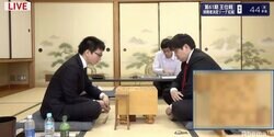 永瀬拓矢二冠、三冠への道　鈴木大介九段と対局中／将棋・王位戦挑決リーグ