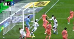 批判殺到！「お前、何してんだよ！」「サボってた？」ありえないミスにGKブチギレ… オウンゴール？公式記録も二転三転した物議を醸すゴールが決まった瞬間