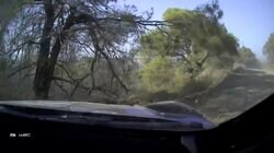 「危ない！」世界最速ラリー車があわや谷底へ転落 放送席も騒然「本当に落ちてしまうんじゃないか」