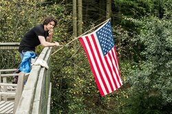 映画『アメリカン・アサシン』インタビュー映像が解禁　ディラン・オブライエン＆マイケルキートンがロケ撮影でのこだわりを語る