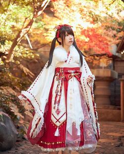 えなこが正月らしい巫女風コスプレを公開！「神々しい」「これは可愛すぎる」と大好評