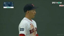 吉田正尚は守備もサボらない 美麗キャッチ＆スローの献身プレーに地元ファン大歓声