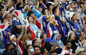 「ホントにサッカー女神」「めっちゃ可愛い」世界を驚かせた美女サポーター、8年前のアルゼンチン代表ユニフォーム姿が話題「8年前もサッカーガチ勢！」