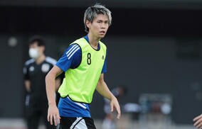 【2022年カタールへ期待の選手vol.109】カタール逆転滑り込みを賭けてE-1制覇に闘志。そして新天地・ウエスカへ/橋本拳人(ウエスカ/MF)