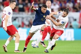 「加速尋常じゃない」「人間やめてる？」相手２人を抜き去ったエムバペの圧倒的スピードにファン興奮！【Ｗ杯ラウンド16】