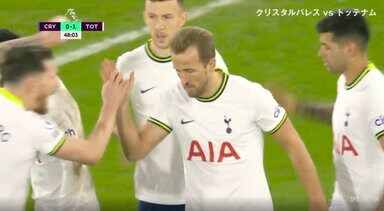 「こいつだけレベルが違う」 相手DFを吹き飛ばした絶対的エース・ケイン、破壊力満点の豪快ヘディング弾