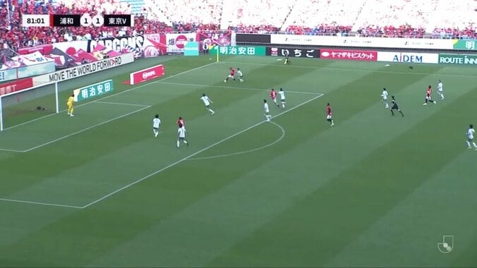 浦和サポーター不満爆発「これがPKにならないなら何がなるのよ」MF金子拓郎、ペナルティエリア内で接触→転倒もノーファウルに「流石に意味わからん」 5枚目