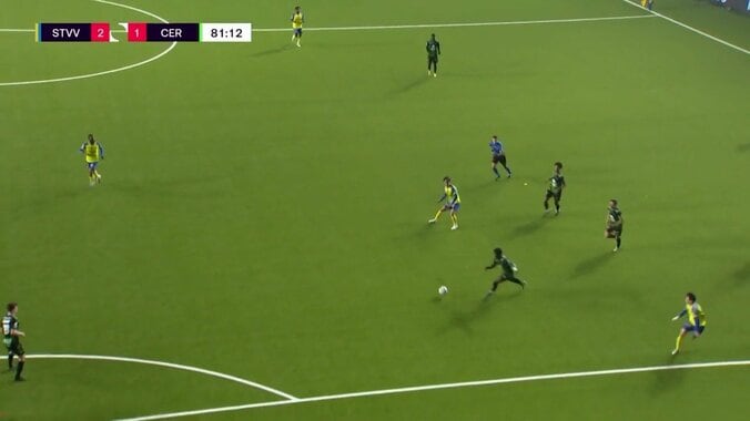 【映像】DFもGKも手出しできない絶妙コースへのパス