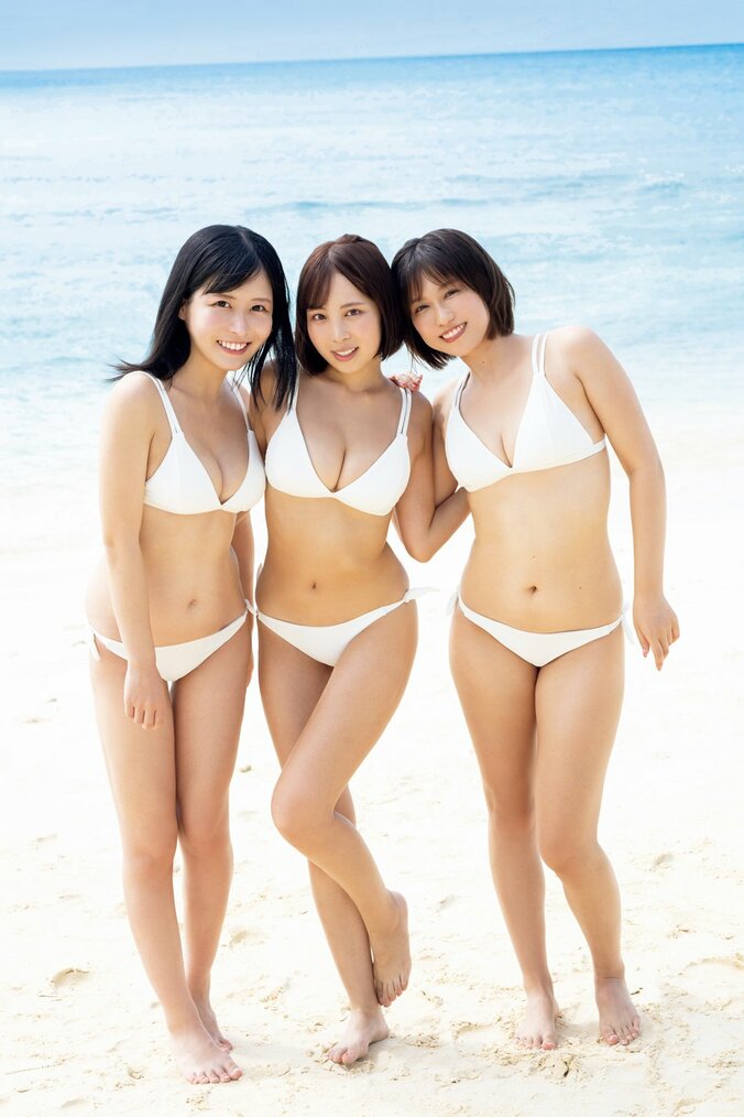 ミスFLASH2025（左から丸山りさ、葵成美、MAHO）（C）光文社／週刊FLASH 写真◎木村哲夫