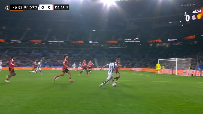 【映像】久保建英、巧妙ドリブル→逆足で上げた絶品クロス