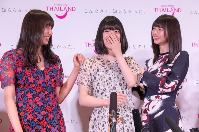 乃木坂46・松村沙友理　白石麻衣の「彼女とプーケットなう。に使っていいよ」写真を公開 3枚目