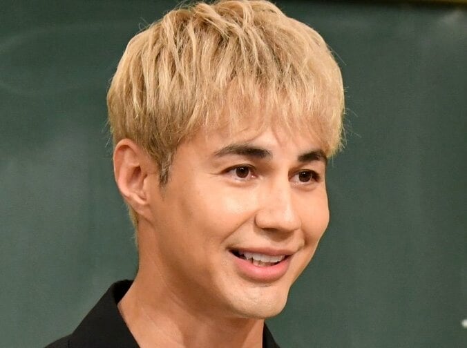 【写真・画像】高級ホテル住まいからオンボロ小屋での極貧生活へ…ユージ、壮絶な幼少期を明かす「お金持ちの家をピンポンして…」　1枚目