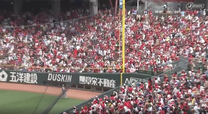 本人も驚いた？ 広島の伏兵が阪神・高橋遥人から驚異の逆方向弾！審判団“自らリクエスト”で話題「これは見えにくかった」 4枚目