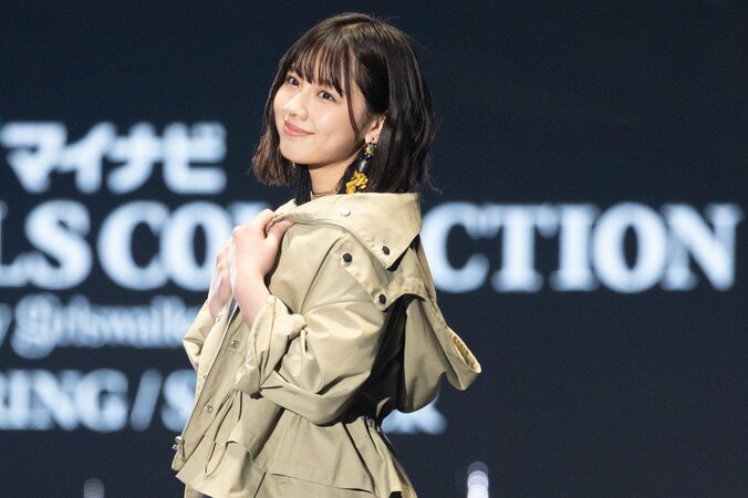 小坂菜緒がキュートな投げキッス！ 日向坂46がTGCランウェイに続々登場【画像集】 13枚目